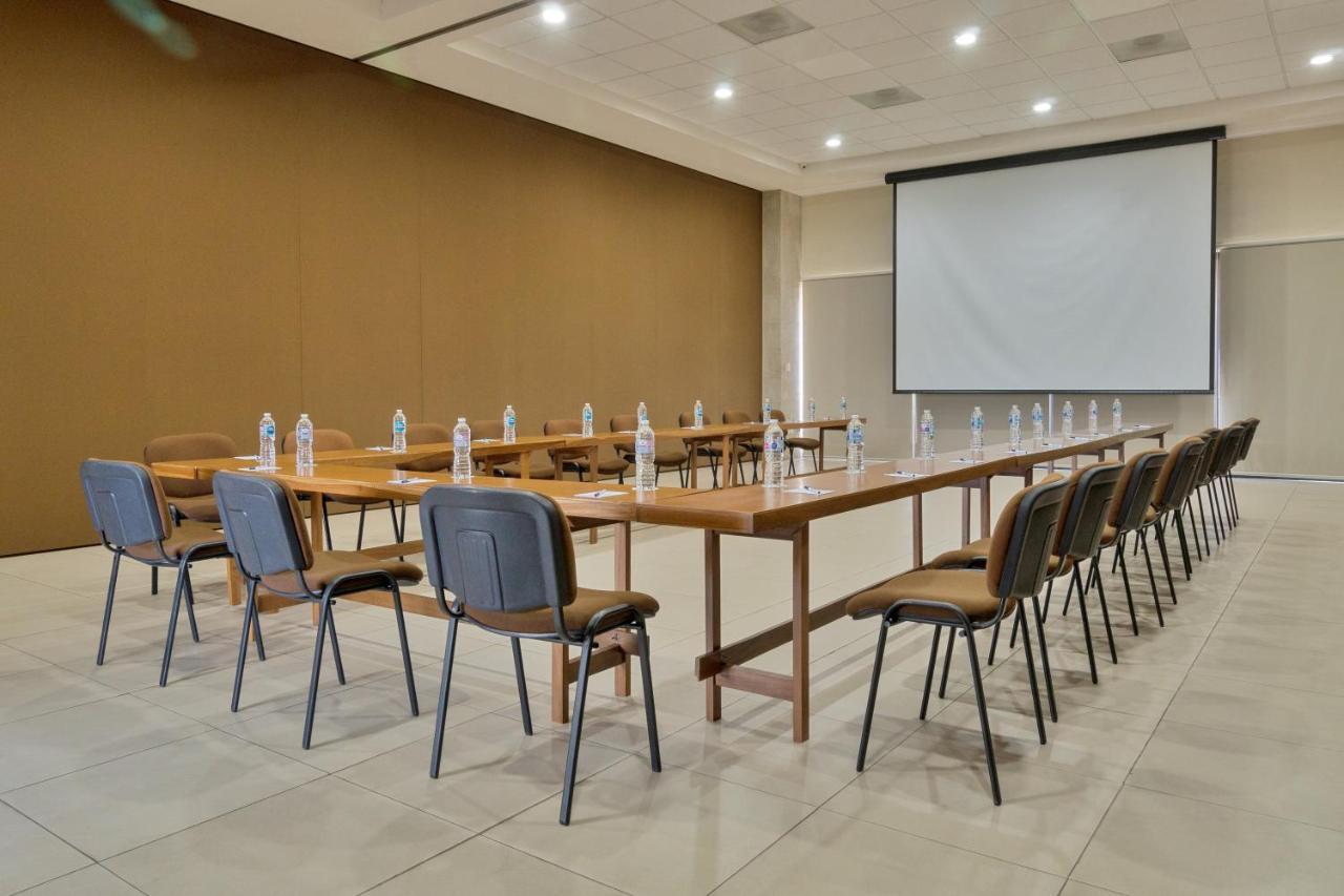 Comfort Inn Córdoba Zewnętrze zdjęcie