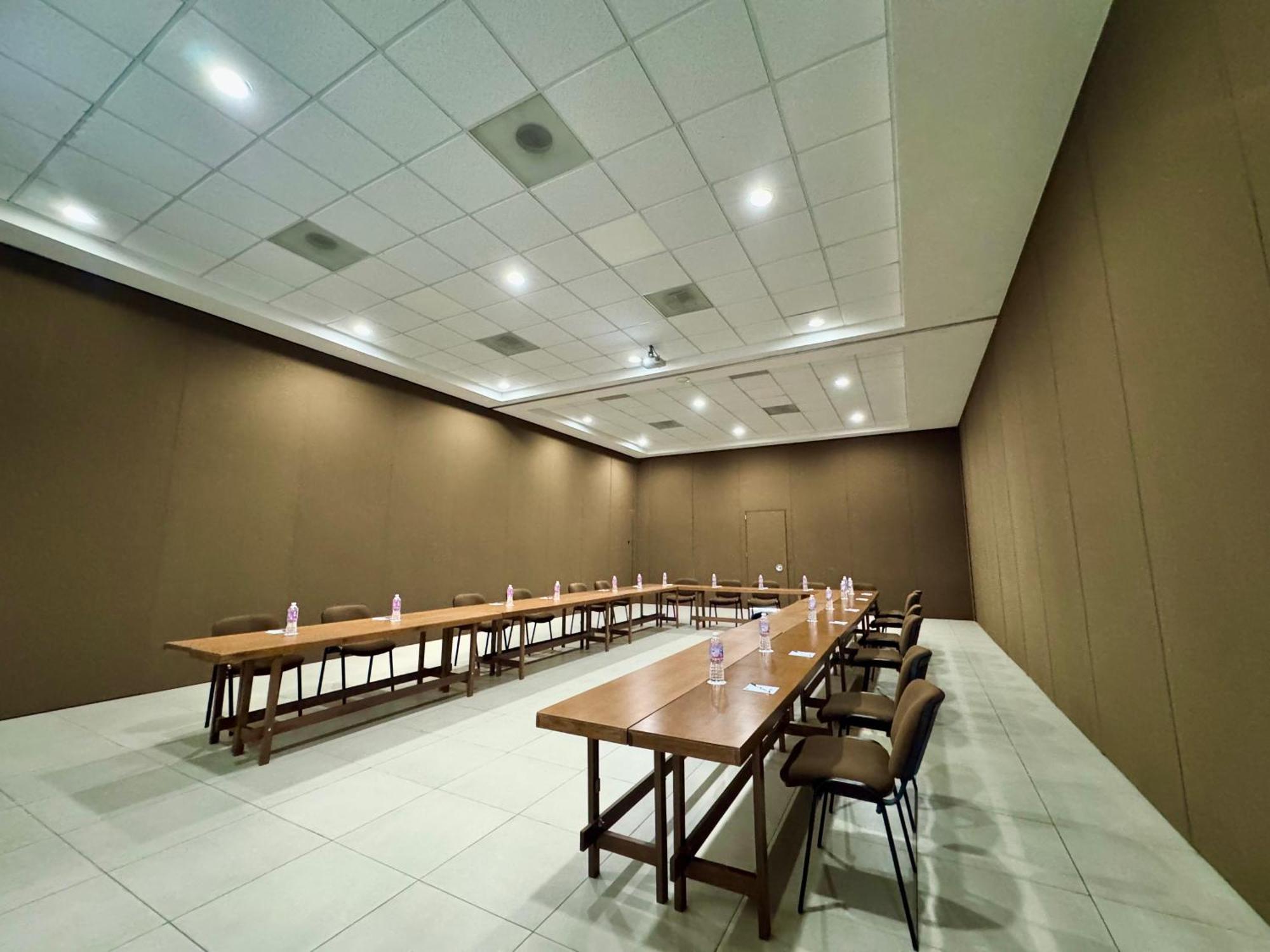Comfort Inn Córdoba Zewnętrze zdjęcie